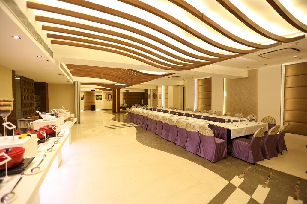Hotel Icon Chandīgarh Zewnętrze zdjęcie
